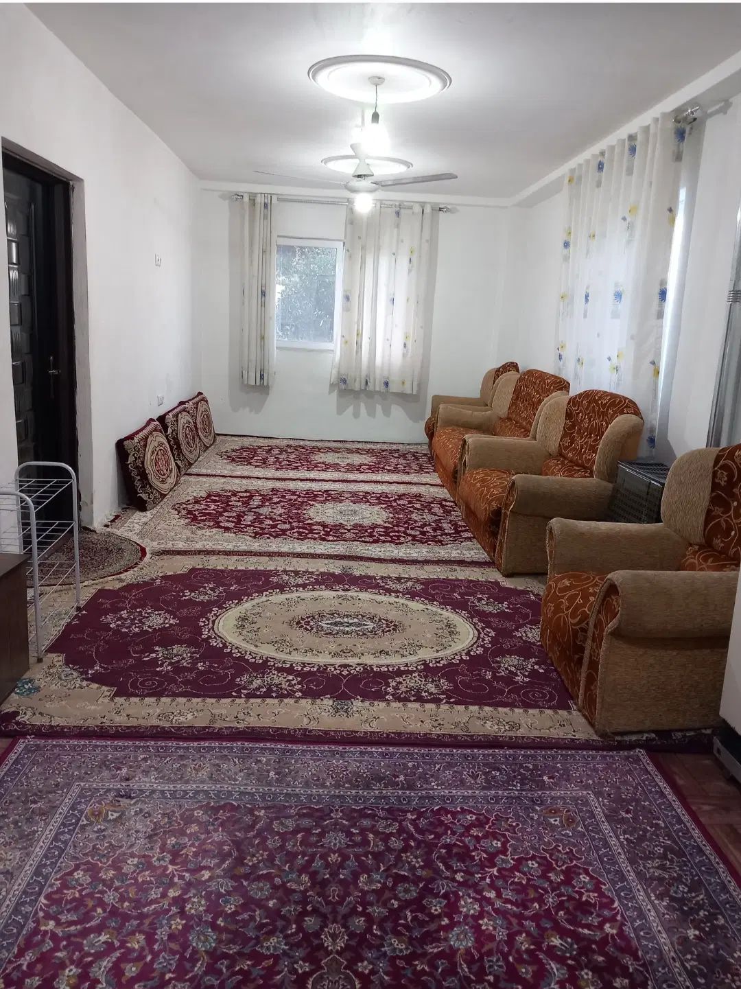 سوئیت ۴۰متر شهر لیسار.همکف.تمیز.بربلوار اصلی.|اجارهٔ کوتاه‌مدت آپارتمان و سوئیت|تالش, تالش|دیوار