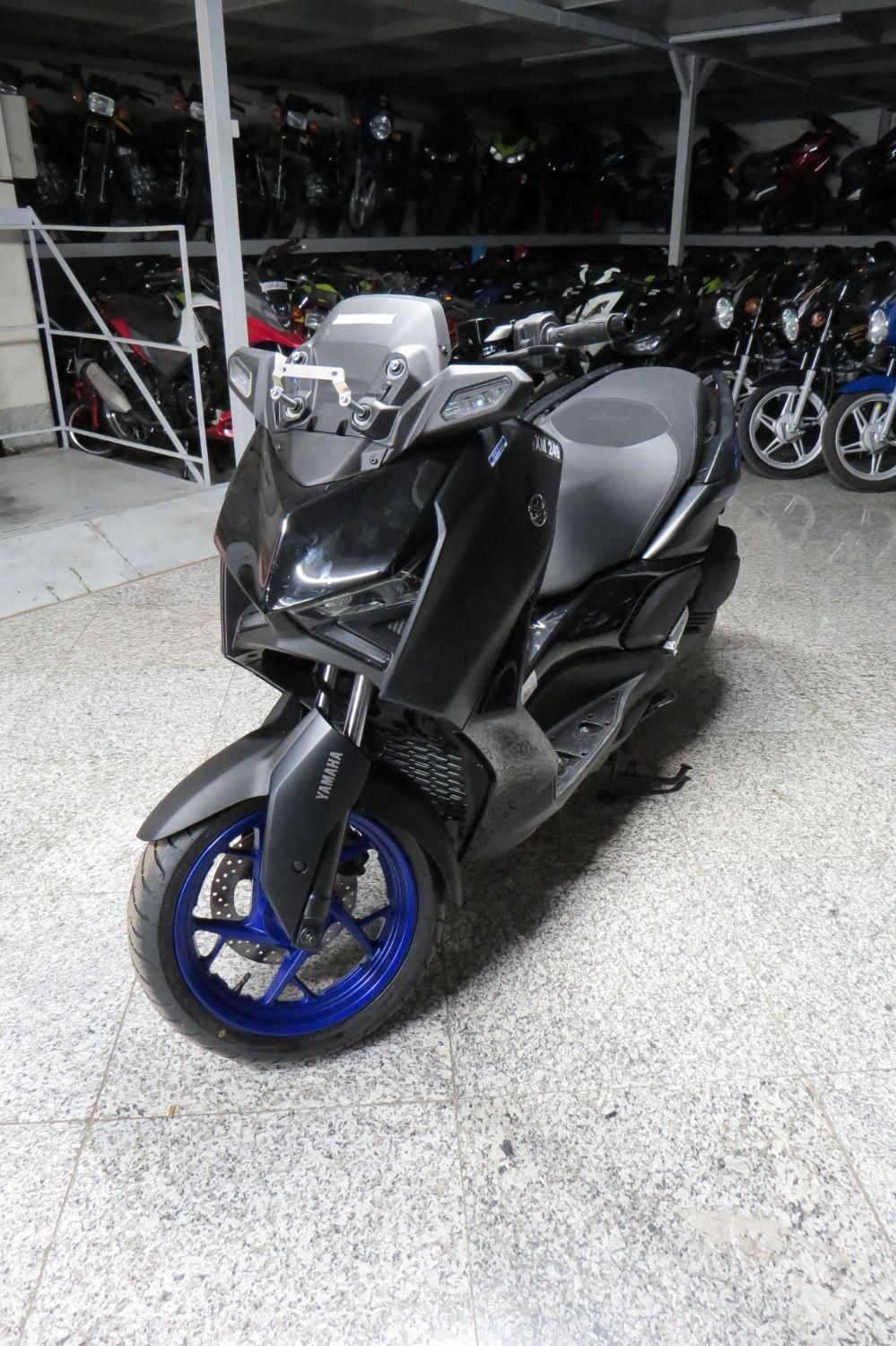 xmax250مدل1404صفر کیلو متر|موتورسیکلت|تهران, قلمستان|دیوار