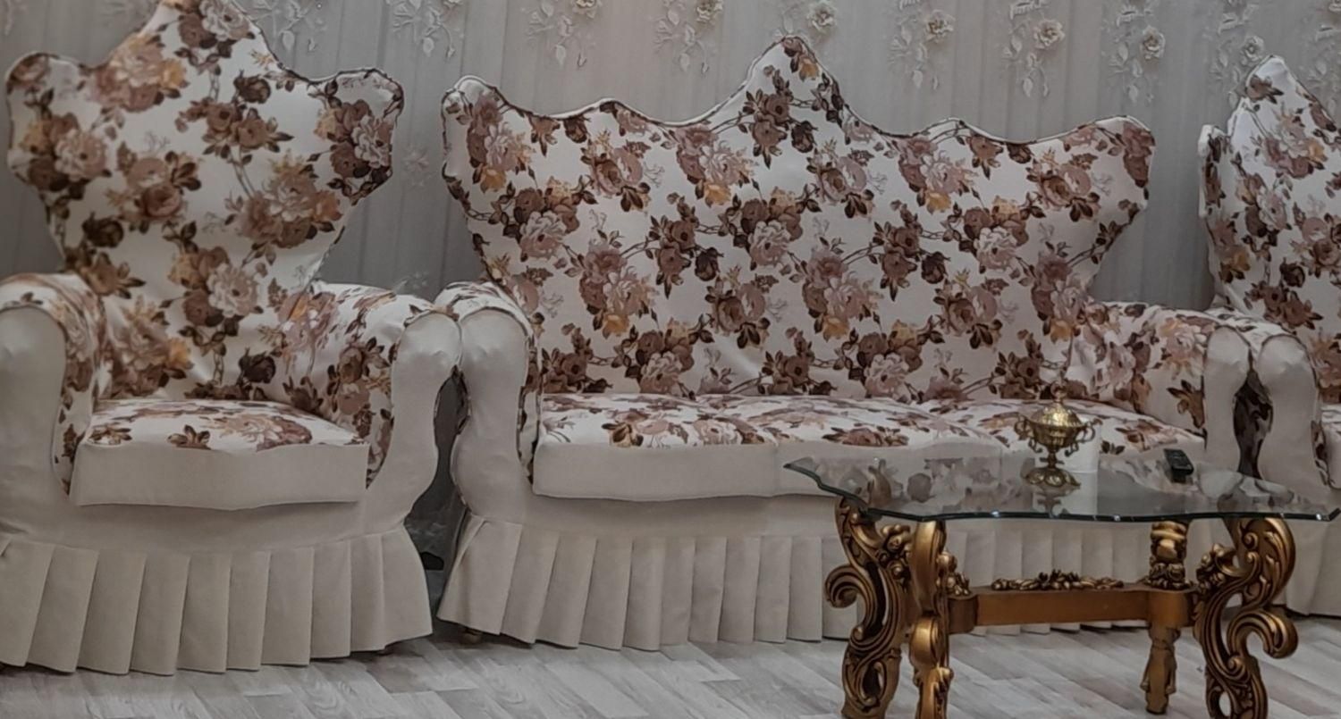 روکش مبل ۹نفره در حد نو با روکش میزغذاخوری ۶نفره|مبلمان خانگی و میز عسلی|مرند, |دیوار