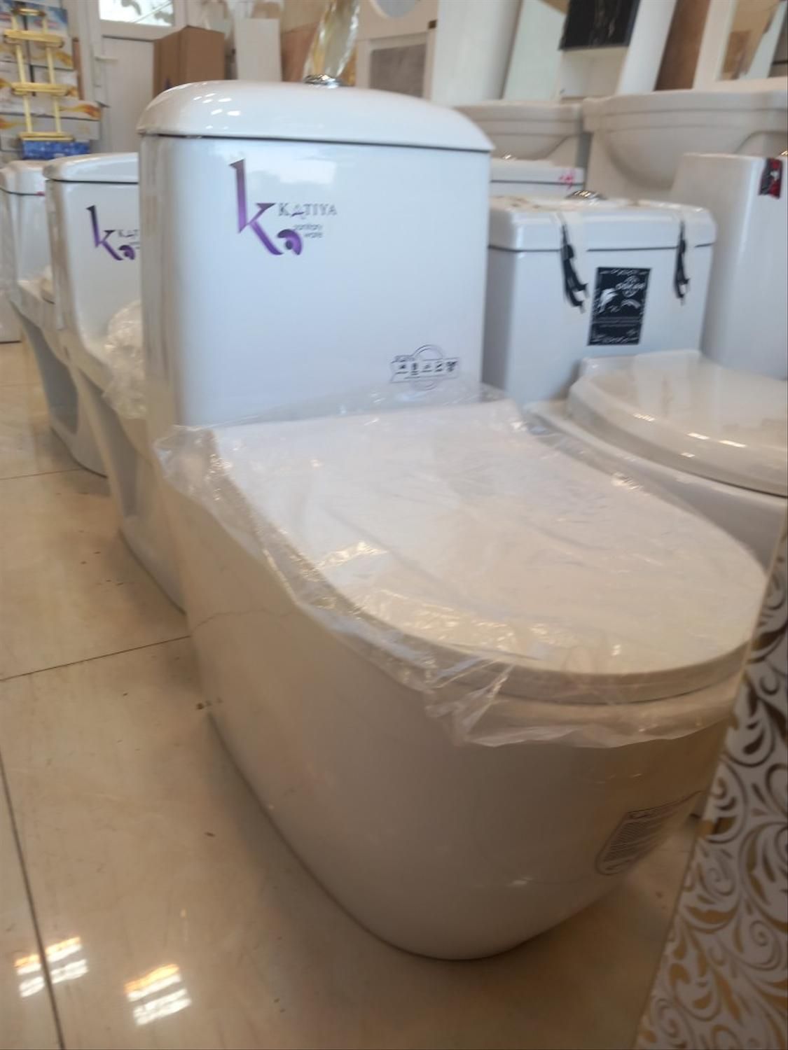 توالت فرنگی آرمیتاژ خیلی بزرگ با پشتی بلندکدQ741|لوازم سرویس بهداشتی|تبریز, |دیوار