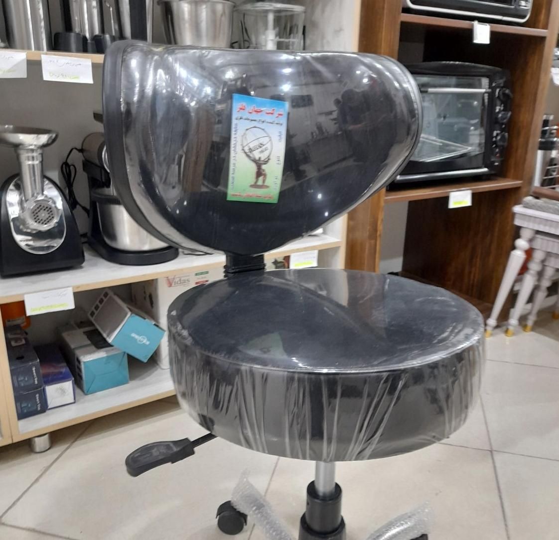 صندلی تابوره استادکار آرایشگاه ناخن * اثاث مارکت|آرایشگاه و سالنهای زیبایی|سیرجان, |دیوار