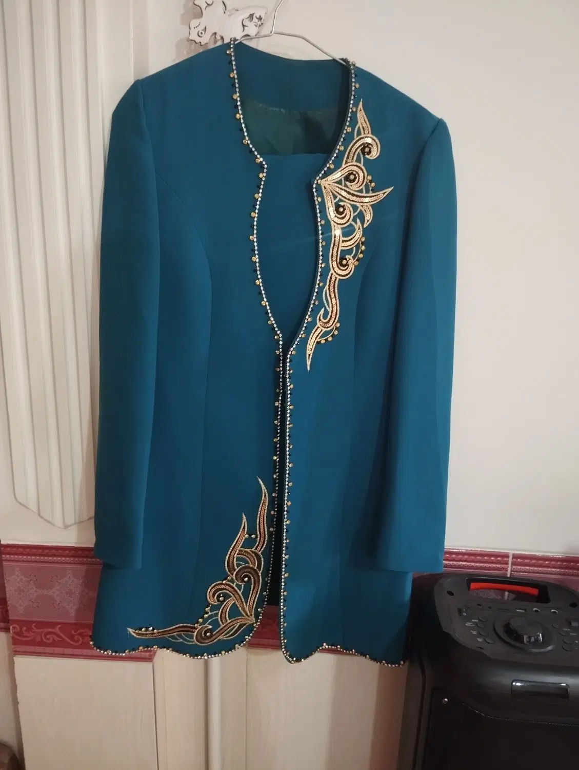 کت وشلوار|لباس|کرج, آق تپه|دیوار
