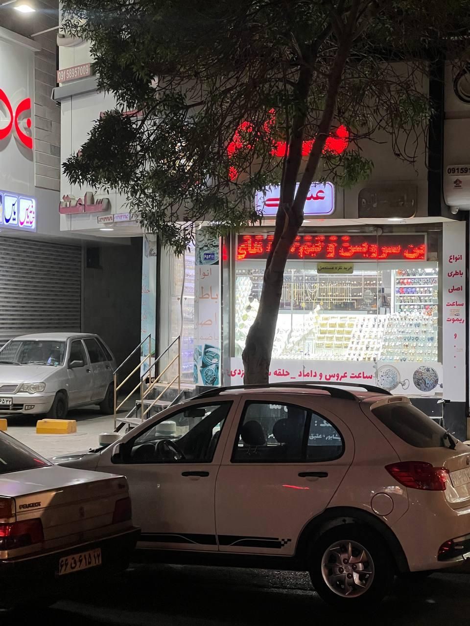 نبش چهارراه عبدالمطلب مغازه 25متر|اجارهٔ مغازه و غرفه|مشهد, گلبرگ شمالی|دیوار