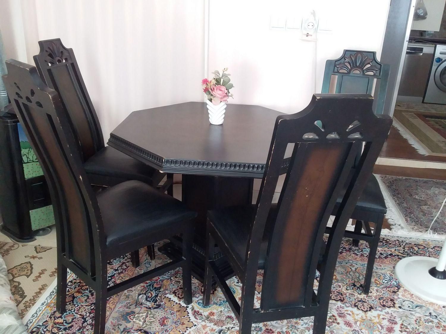 میز صندلی چوبی ۴ نفره با کیفیت و محکم|میز و صندلی غذاخوری|قم, انسجام|دیوار