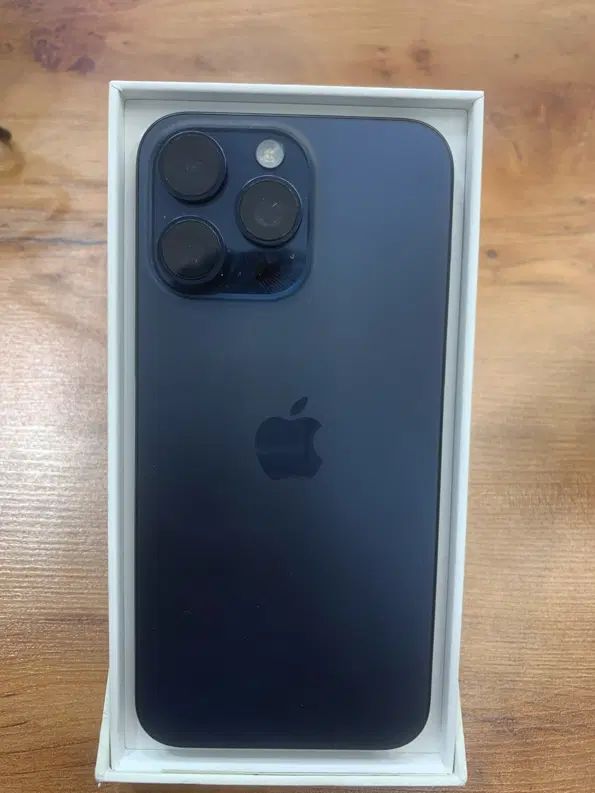 Iphone 15pro max 256 zaa blue باتری۱۰۰٪|موبایل|اصفهان, باغ زرشک|دیوار