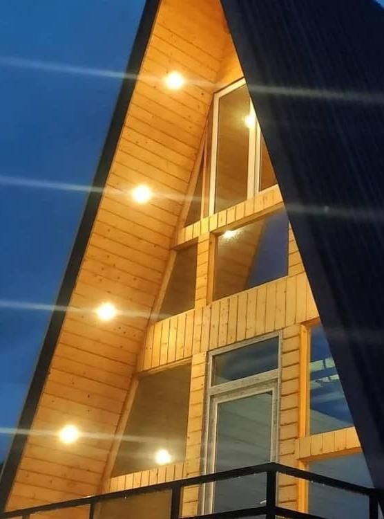 کلبه سویسی تک خواب با هزارمتر حیاط|اجارهٔ کوتاه‌مدت آپارتمان و سوئیت|بره‌سر, |دیوار