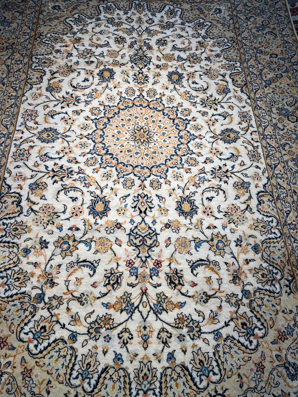 یک تخته فرش اردکان نقشه خورشیدی بسیار نو و به قیمت|فرش|تهران, بازار|دیوار