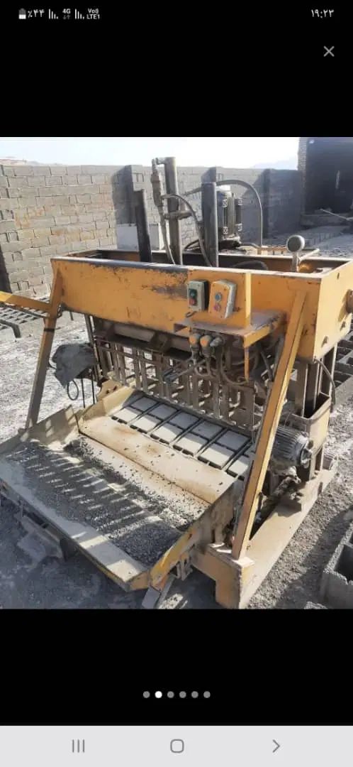 به یک نفر کارگر ماهر جهت بلوک زنی نیازمندیم|استخدام معماری، عمران و ساختمانی|تبریز, |دیوار