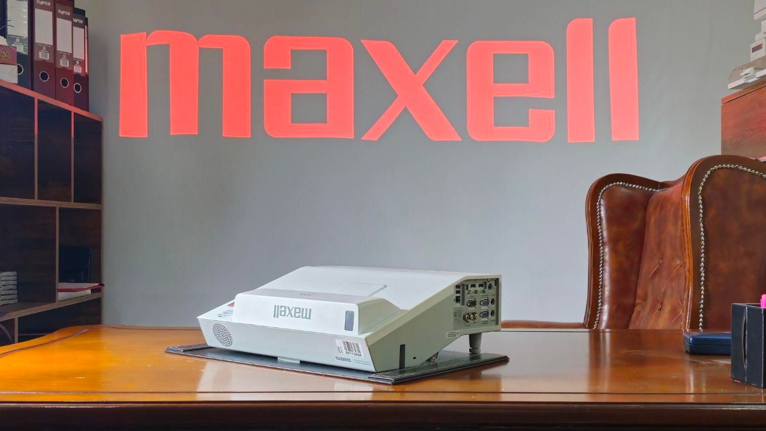 ویدئو پروژکتور ژاپنی از برند لاکچری Maxell|تلویزیون و پروژکتور|قم, سالاریه|دیوار