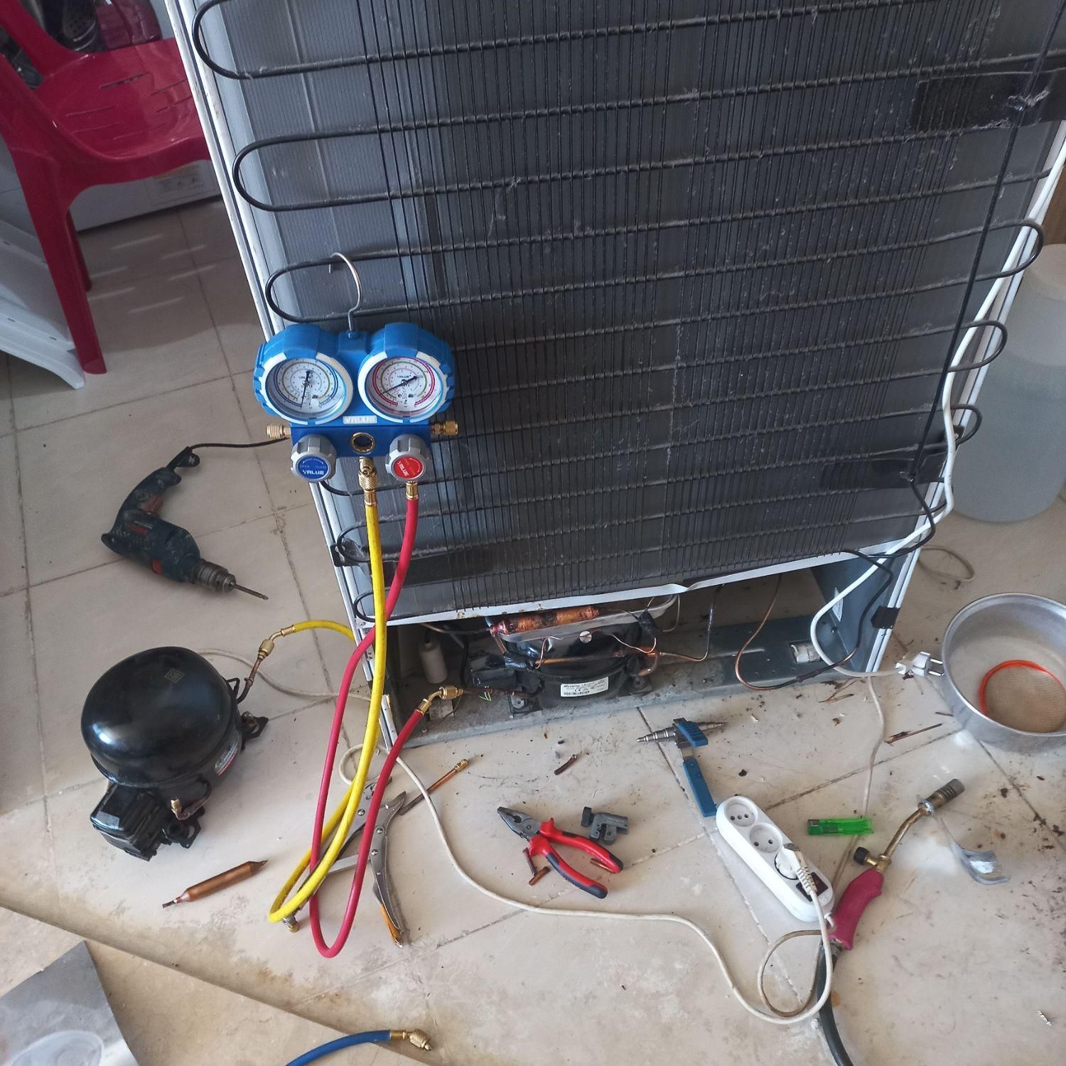 تعمیرات تخصصی یخچال و فریزروپکیج در منزل|خدمات پیشه و مهارت|زرقان, |دیوار