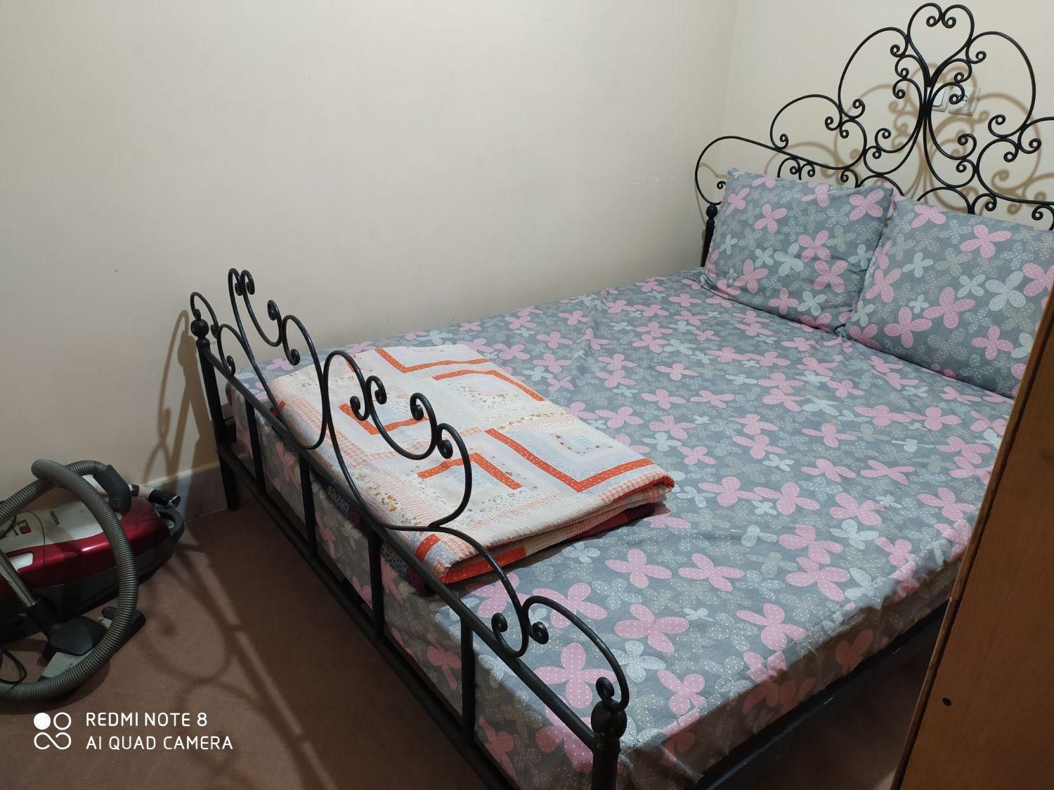 خانه نزدیک به اماکن تاریخی،باغ گلها،پل خواجو|اجارهٔ کوتاه‌مدت آپارتمان و سوئیت|اصفهان, پارک مشتاق|دیوار