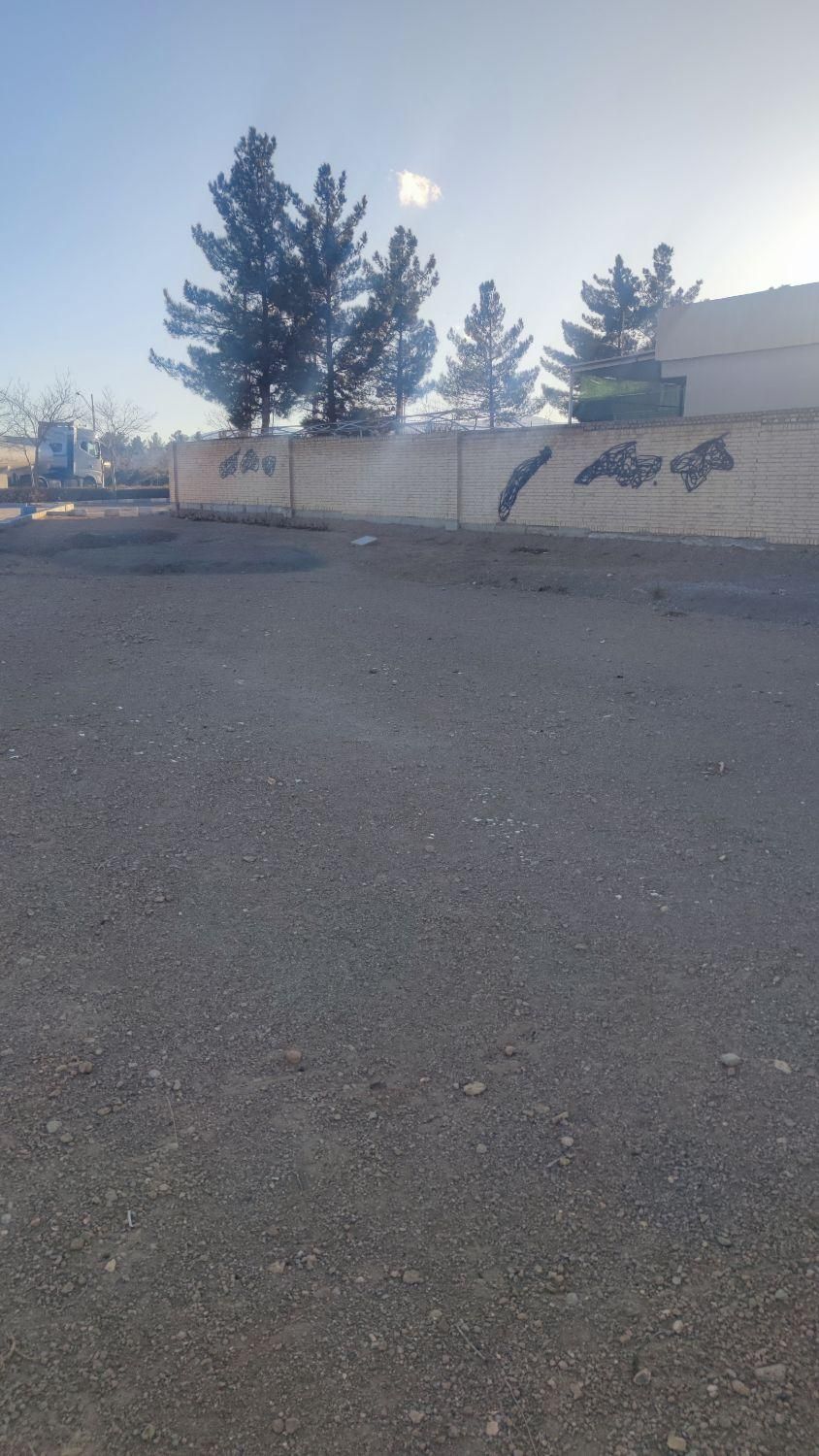 زمین مجلسی نبش فلکه دانشگاه ۲۹۳ متر|فروش زمین و ملک کلنگی|مبارکه, |دیوار