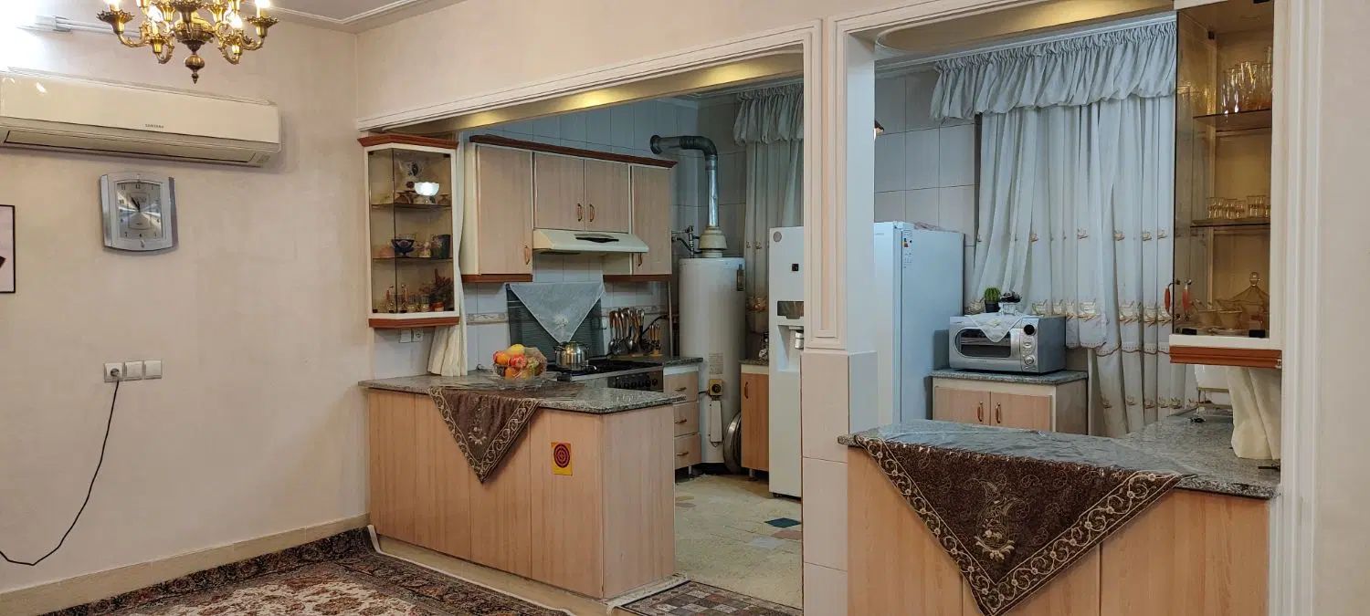 خانه ویلایی سه طبقه ۵۰۰ میلیون زیر قیمت کارشناسی|فروش خانه و ویلا|قم, باسکول|دیوار