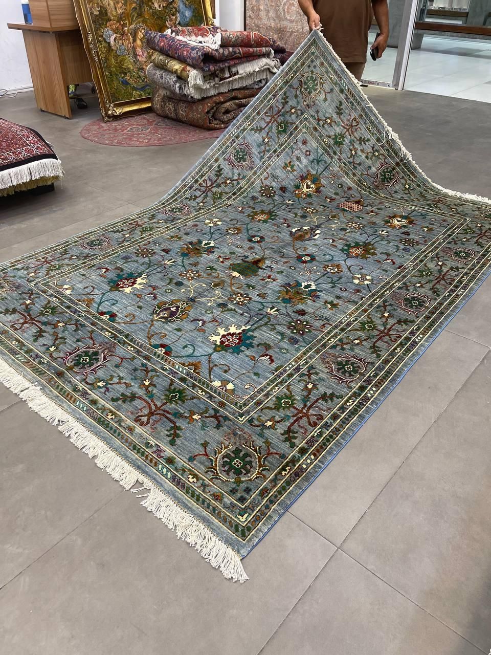 فرش دستباف بساک نقشه مدرن رنگ طوسی سبز|فرش|مشکین‌دشت, |دیوار