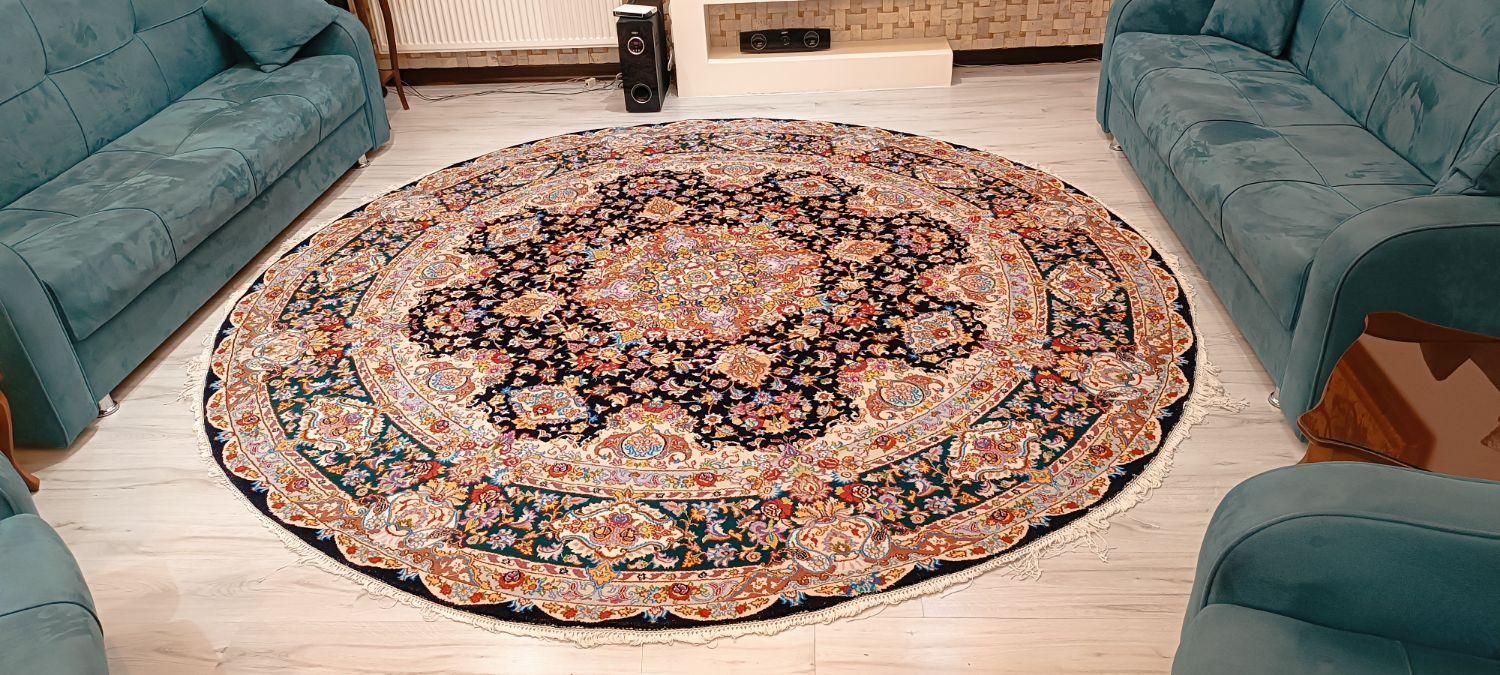 فرش گرد دستباف سالاری قطر ۳متر.   بالای ۴۰رج|فرش|تبریز, |دیوار