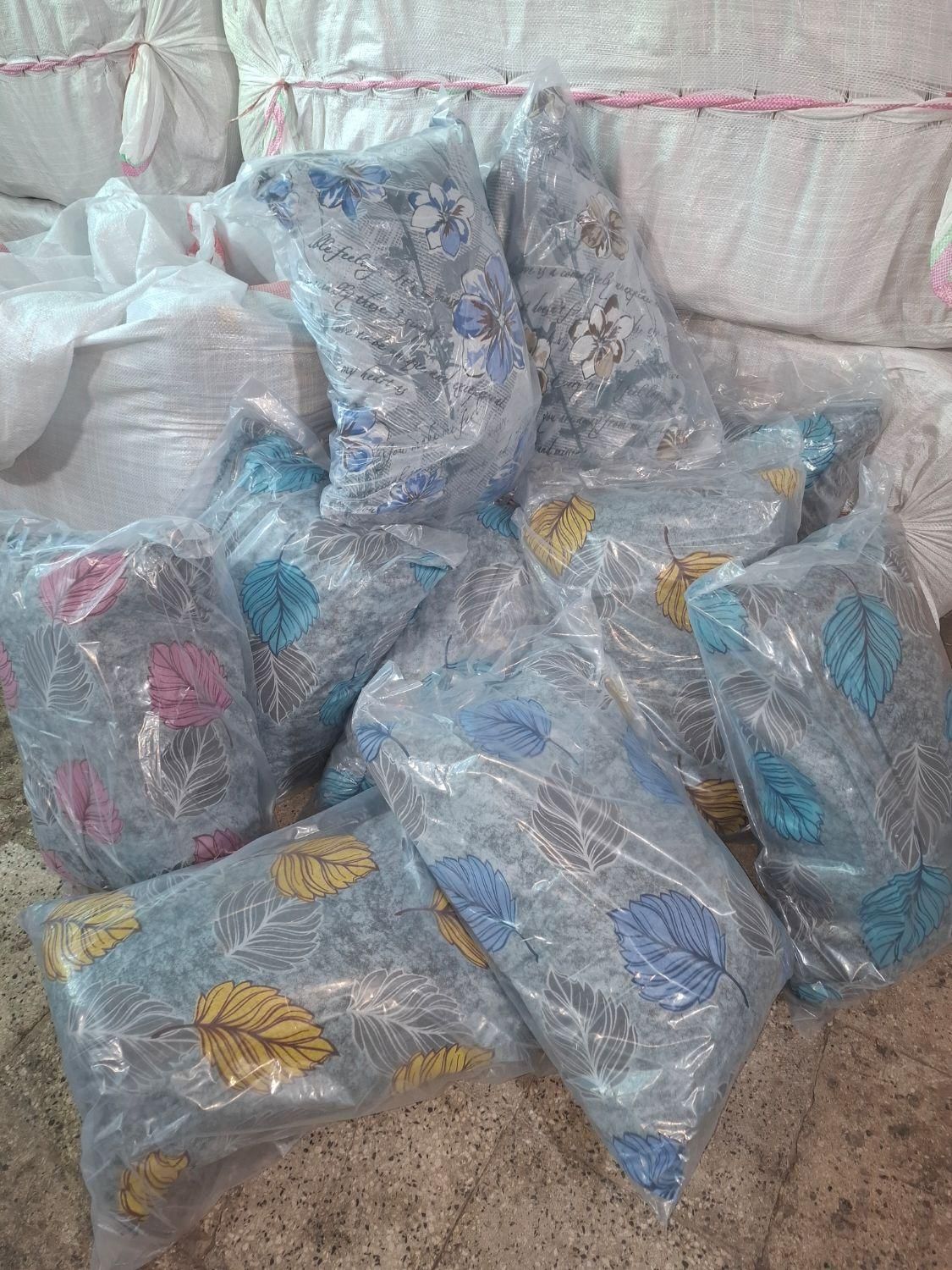 بالش متکا ۲کیلو نیم مدل گلدار در رنگ بندی|رختخواب، بالش، پتو|تهران, عبدل‌آباد|دیوار