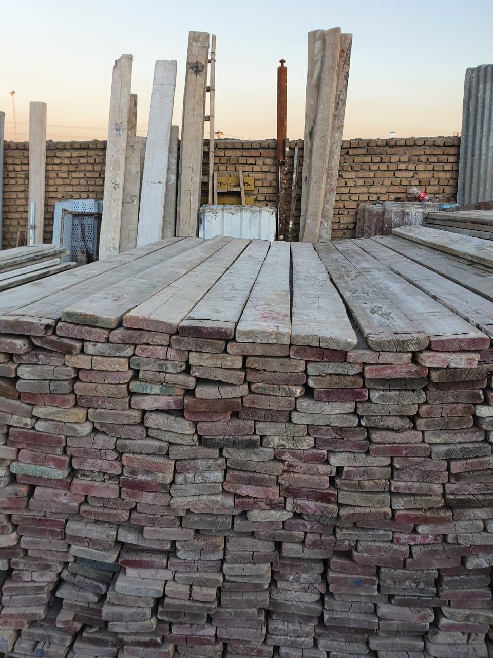 اجاره قیچی بالابر ویبره بتونیر و تخته بشکه|مصالح و تجهیزات ساختمان|اسلام‌شهر, شهرک قائمیه|دیوار