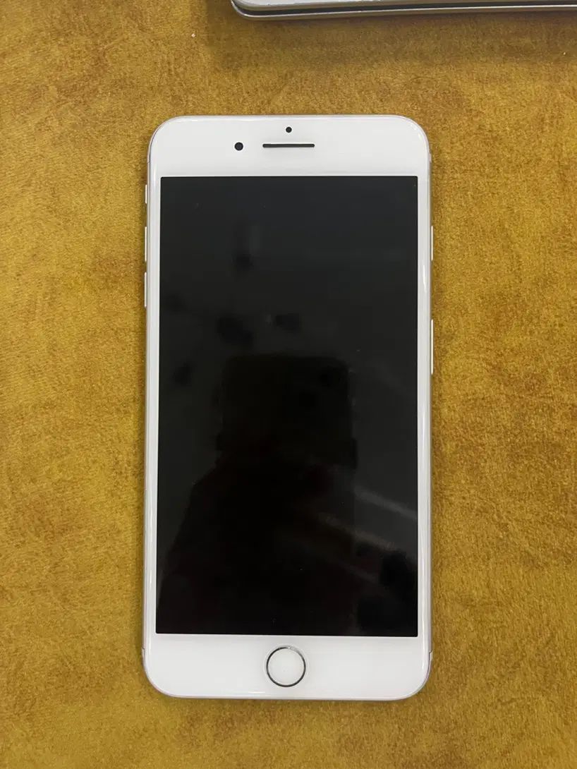 اپل iPhone 7 Plus با حافظهٔ ۱۲۸ خط و خش جزئی|موبایل|تهران, عباس‌آباد|دیوار