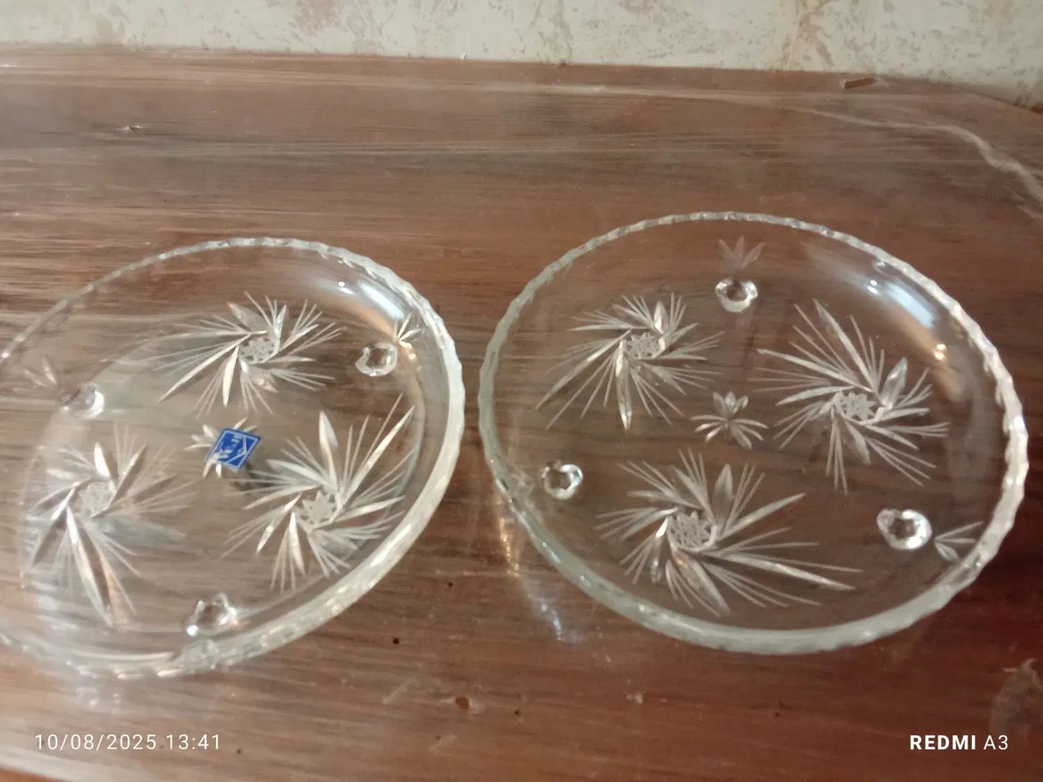 یک دست بستنی خوری و یک دست پیش دستی کریستال( چک)|ظروف سرو و پذیرایی|مشهد, استاد یوسفی (شهرک غرب)|دیوار