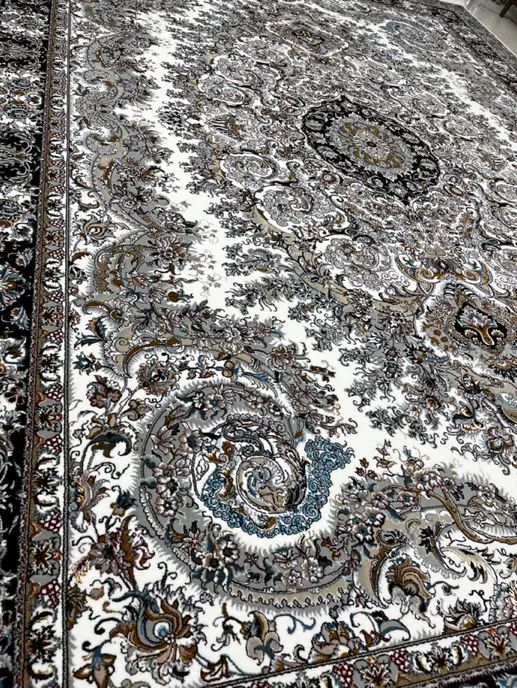 ۲ تخته فرش آکبند ۷۰۰ شانه زیر قیمت همه‌جا|فرش|مشهد, ایثارگران|دیوار