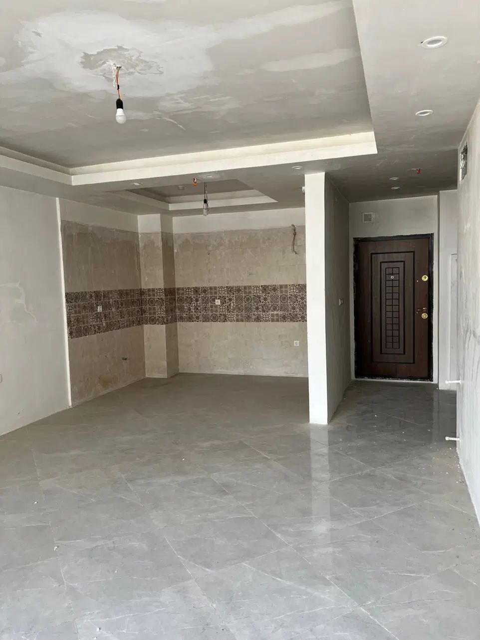 ۹۳ متر/ نوساز و کلید نخورده / دارای لابی مجلل|فروش آپارتمان|گرمدره, |دیوار