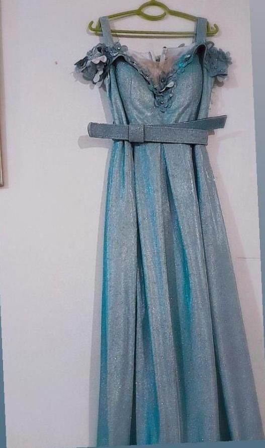 پیراهن مجلسی|لباس|سنگر, |دیوار