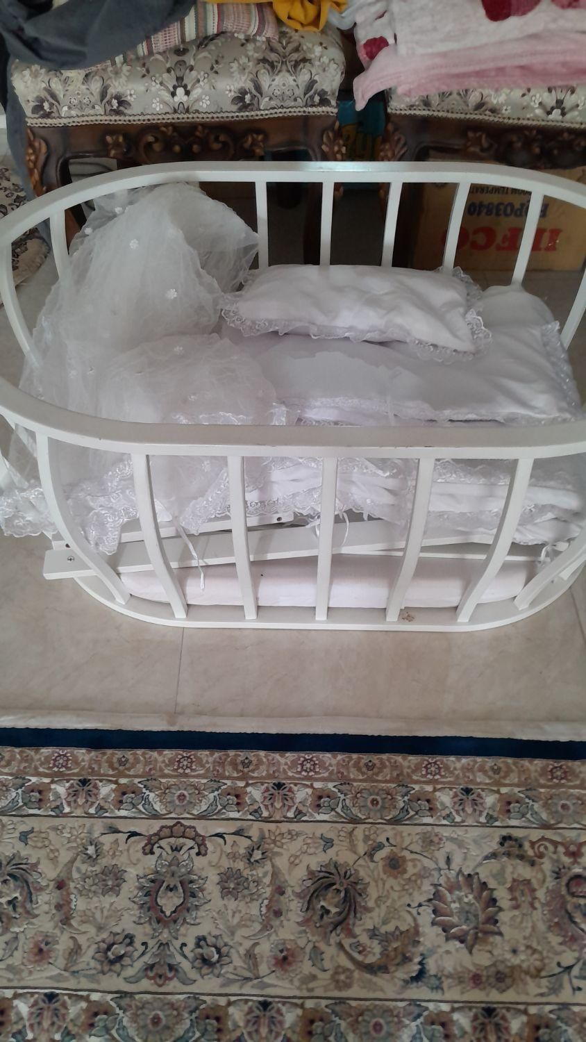 تخت کنار تخت مادر نو|تخت و صندلی بچه|مشکین‌دشت, |دیوار