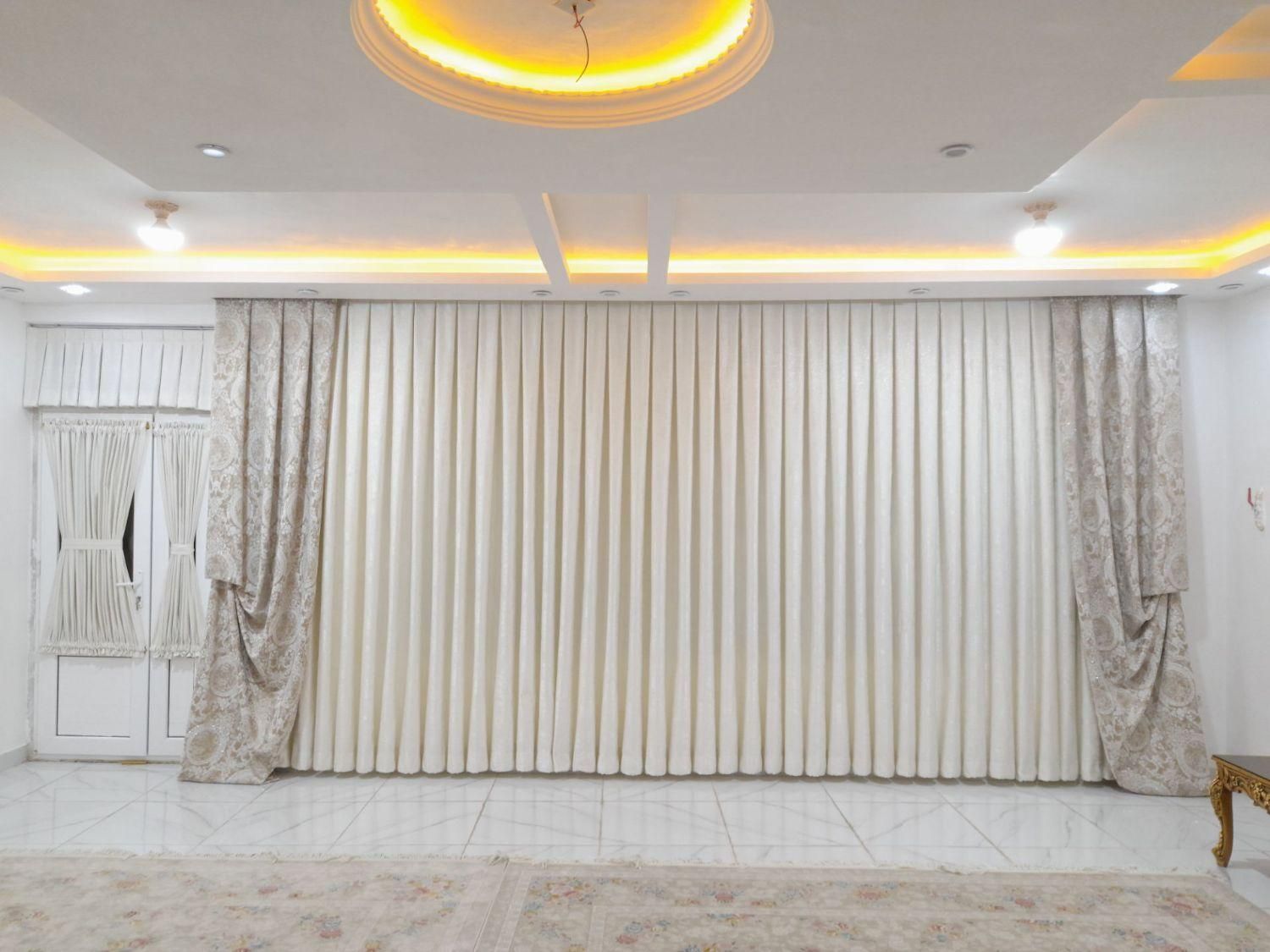 نصاب پرده شستشو پرده|خدمات پیشه و مهارت|ایلام, |دیوار