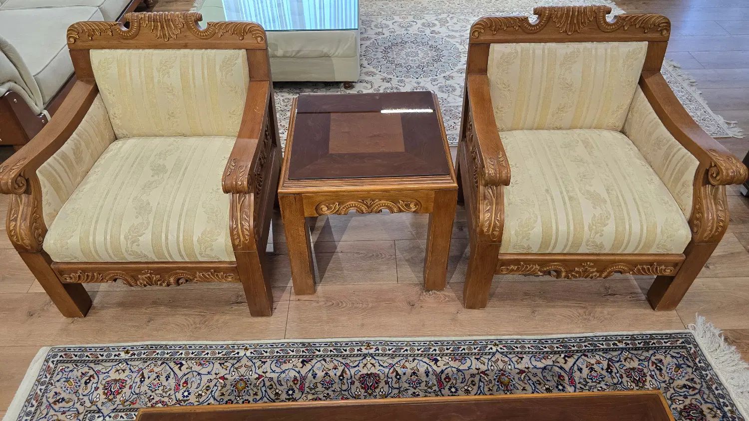 مبل نئو کلاسیک چوب گردو و ناهارخوری ساده تمام گردو|مبلمان خانگی و میز عسلی|تهران, ونک|دیوار