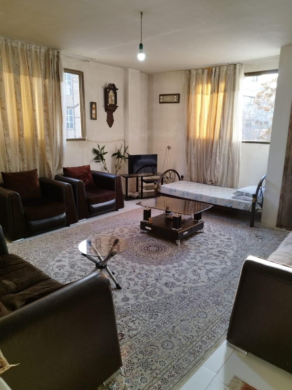 خانه با تمامی امکانات. مرکز شهر|اجارهٔ کوتاه‌مدت آپارتمان و سوئیت|اصفهان, سروستان|دیوار