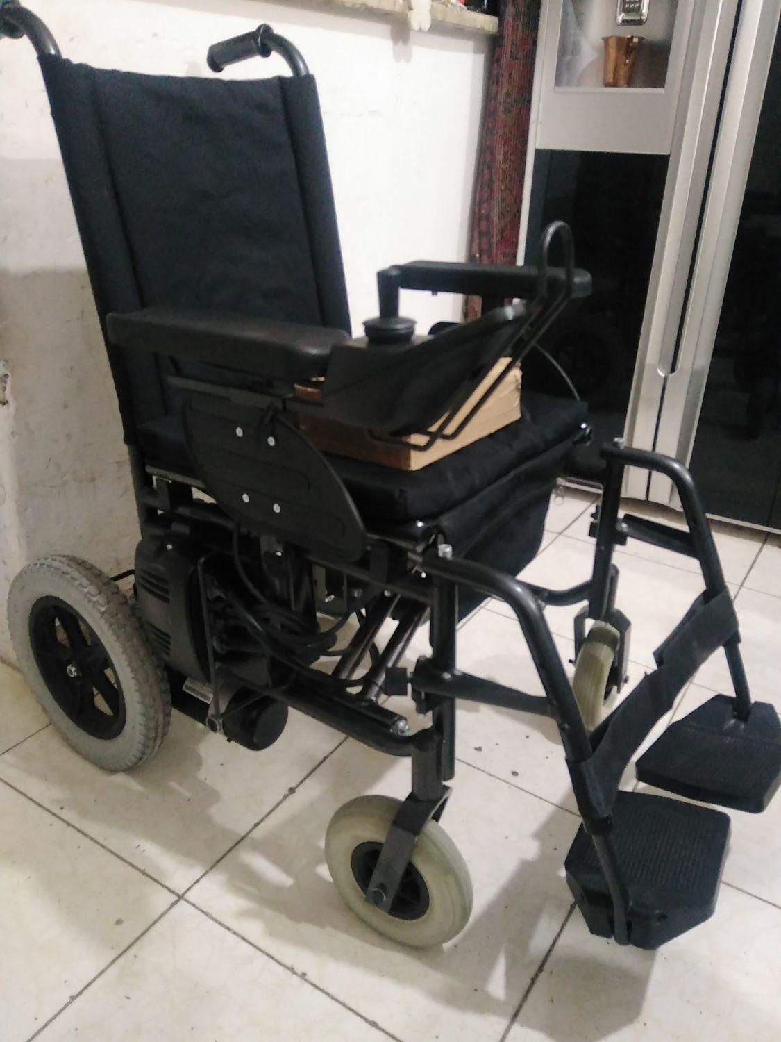 ویلچر برقی مشکی کارکرده سالم|آرایشی، بهداشتی، درمانی|اهواز, فاز ۲ پادادشهر|دیوار