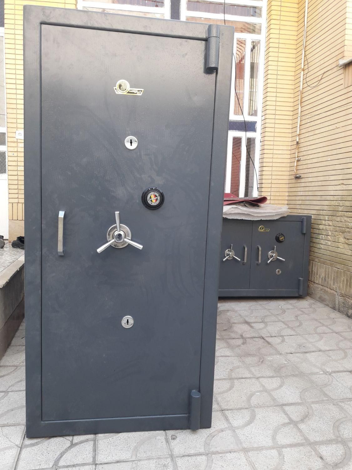 گاوصندوق 2000Sفول امنیت طلافروشی نمایشگاهی|ابزارآلات|شیراز, تندگویان|دیوار