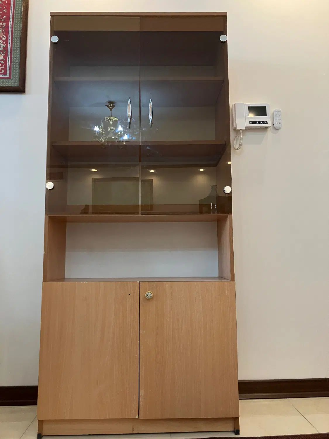 بوفه (کتابخانه)|کتابخانه، شلف، قفسه‌های دیواری|کرج, گلشهر|دیوار
