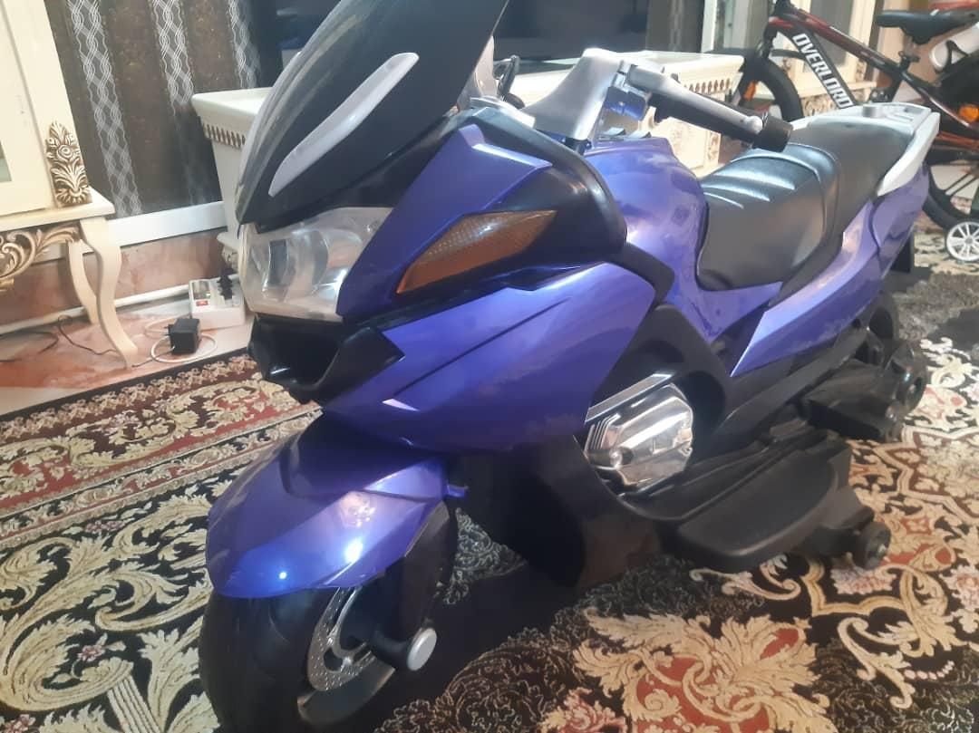 موتور شارژی  رنگ خاص سایز بزرگ|اسباب‌بازی بچه|پاکدشت, پارچین|دیوار