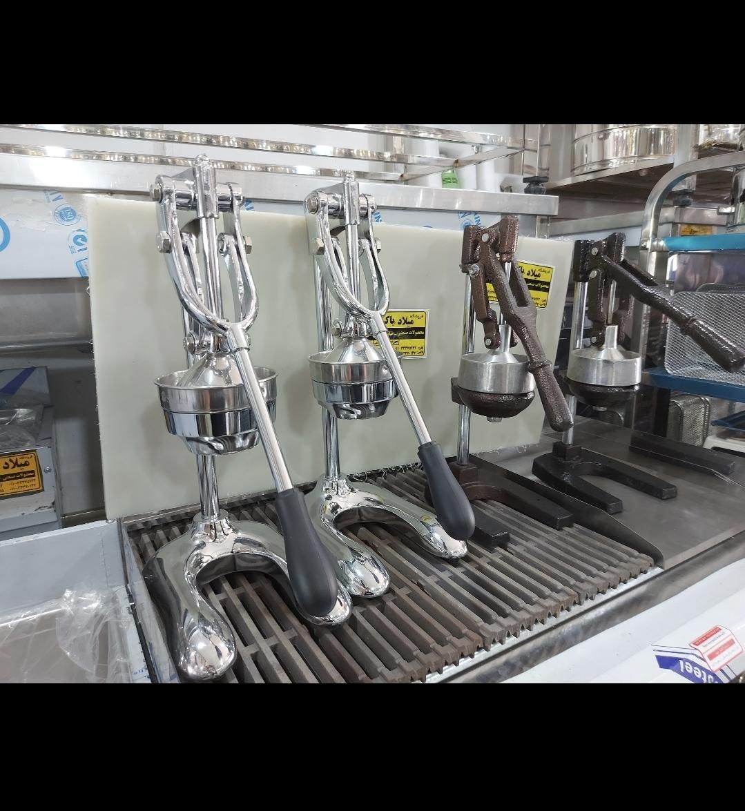 آب مرکبات گیری دستی استیل وارداتی|آبمیوه‌گیر و آب‌مرکبات‌گیر|ساری, |دیوار