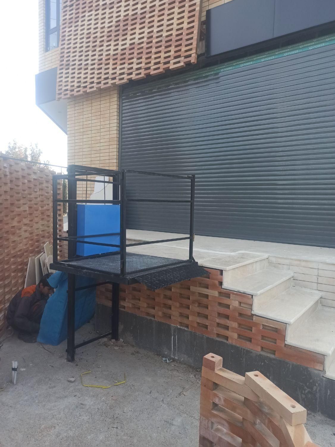 ویلچر بر .لیفت معلول بر . صندلی معلولین . پله پیما|مصالح و تجهیزات ساختمان|شیراز, ریشمک|دیوار