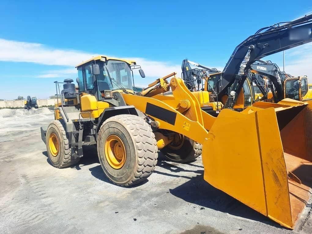 نمایشگاه بیل و لودر و ماشین آلات راهسازی گلهدار|خودرو سنگین|اهواز, اهواز|دیوار