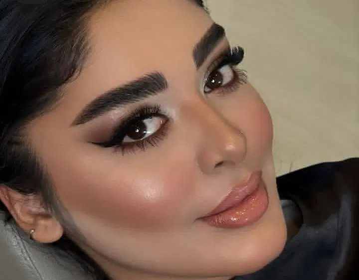 آرایشگاه میکاپ شینیون کوتاهی اصلاح مژه|خدمات آرایشگری و زیبایی|مشهد, سید رضی|دیوار