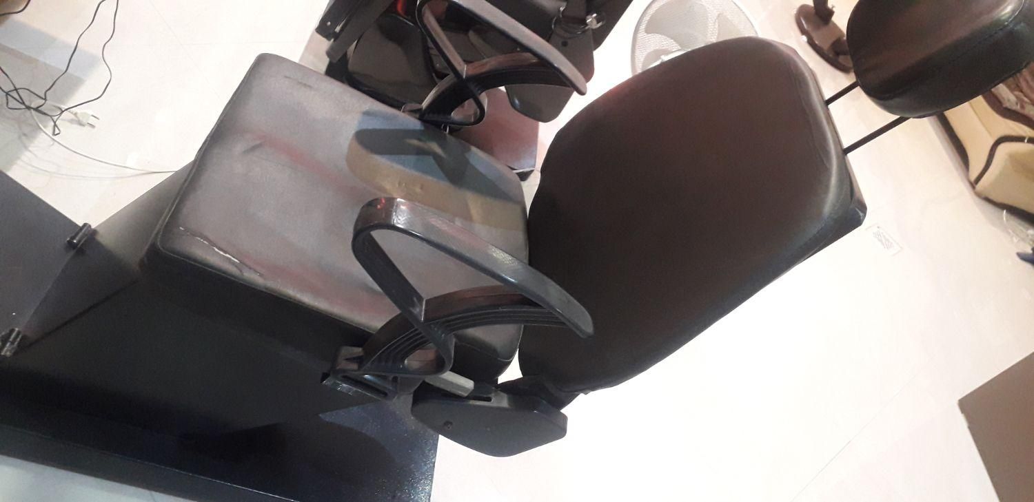 صندلی آرایشگاه|آرایشگاه و سالن‌های زیبایی|شیروان (خراسان), |دیوار