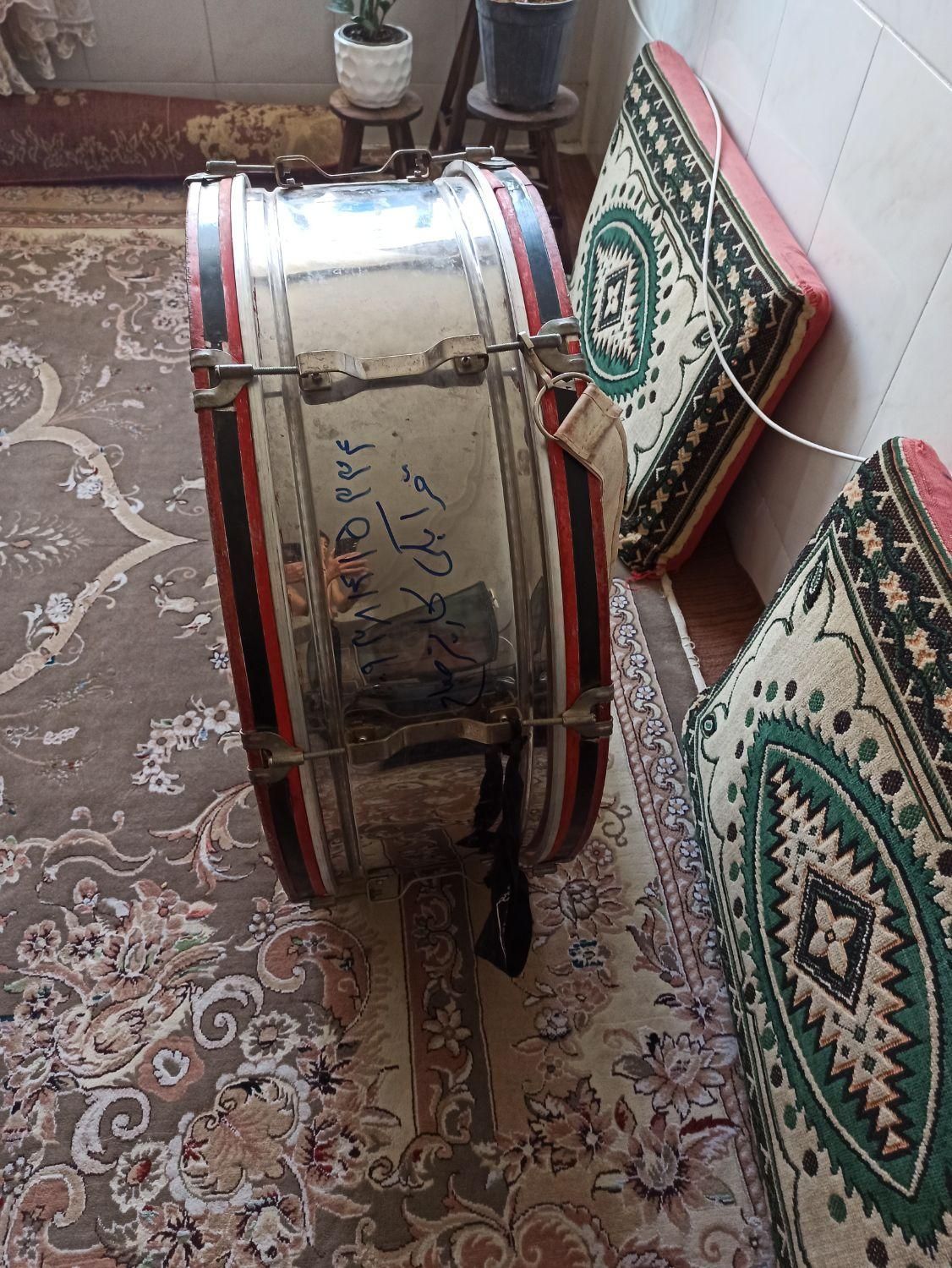 طبل|درام و پرکاشن|نیشابور, ابراهیمی|دیوار