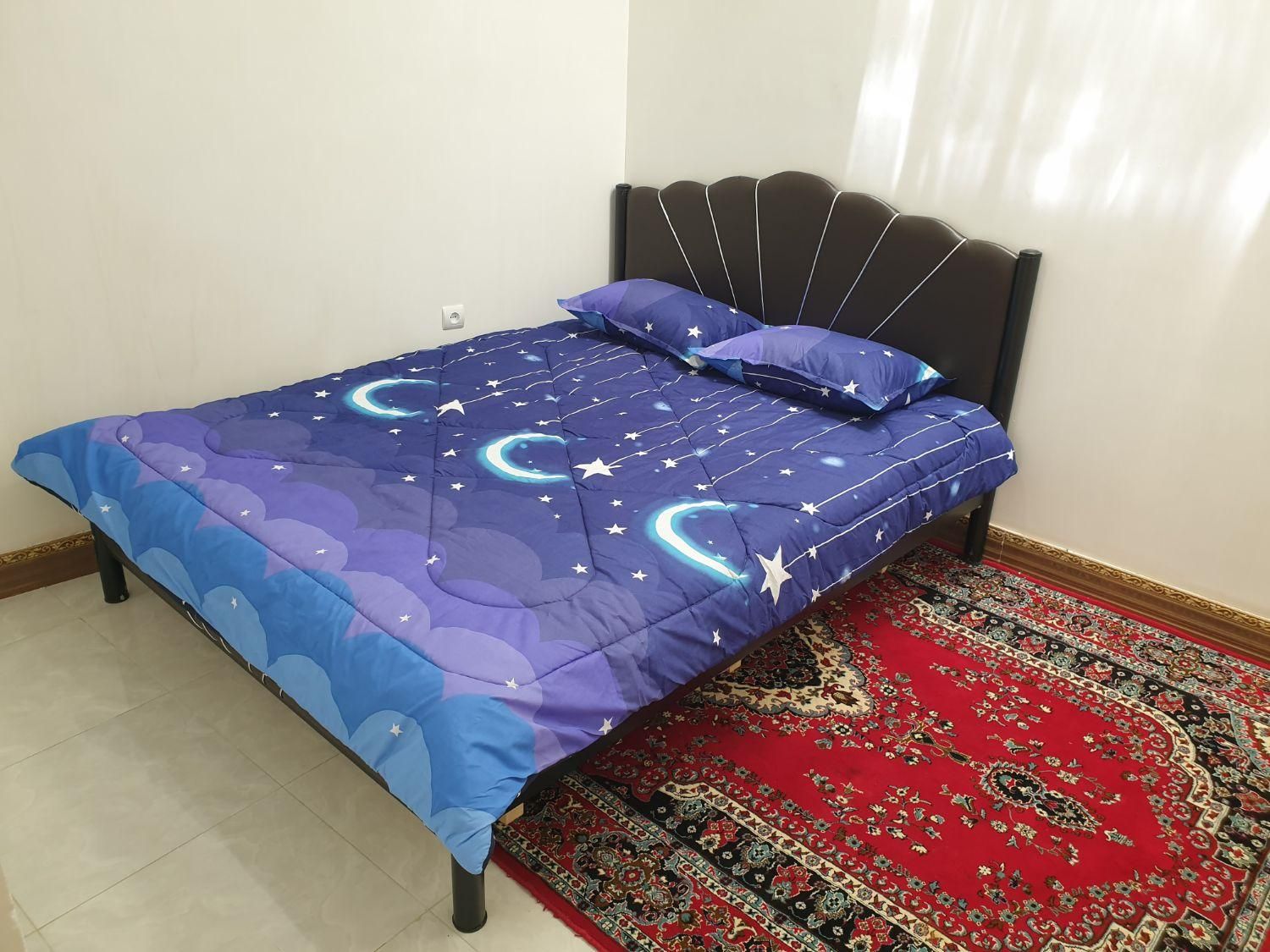 خانه مسافرمرکزشهر دارای پارکینگ مبله دربست|اجارهٔ کوتاهمدت آپارتمان و سوئیت|تویسرکان, |دیوار