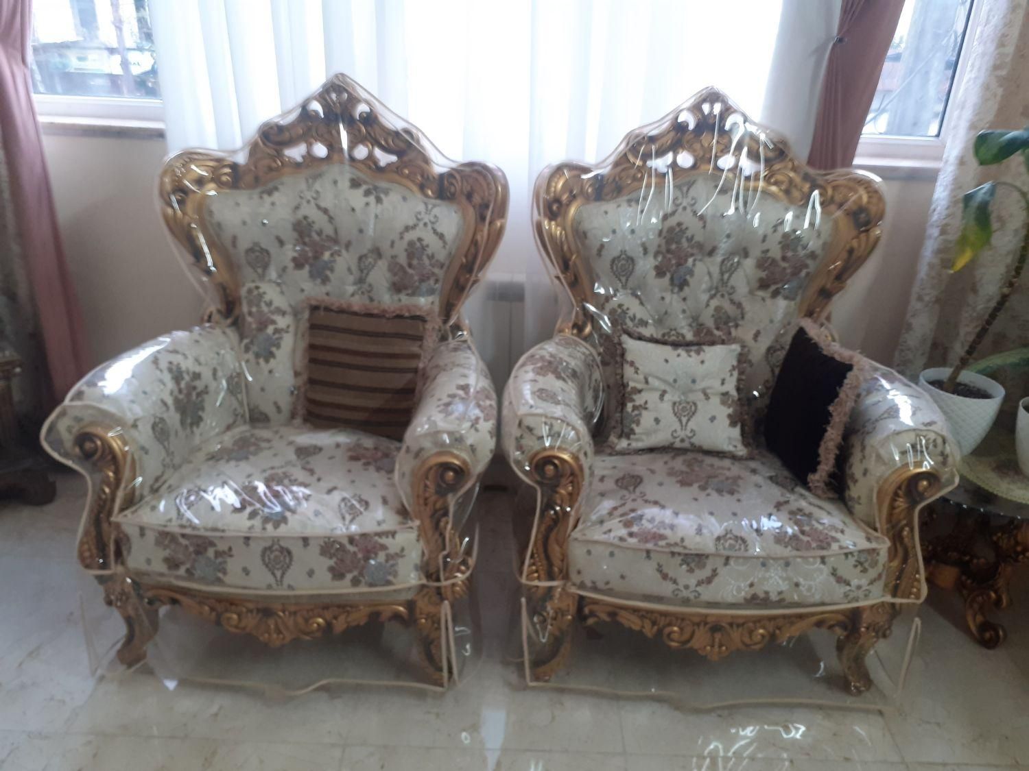 مبل سلطنتی 7نفره|مبلمان خانگی و میز عسلی|رشت, نامجو|دیوار