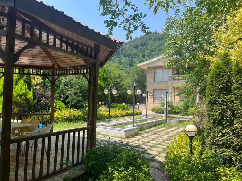 اجاره عمارت استخر دار لب رودخانه ویو جنگل قلعه|اجارهٔ کوتاه‌مدت ویلا و باغ|فومن, |دیوار