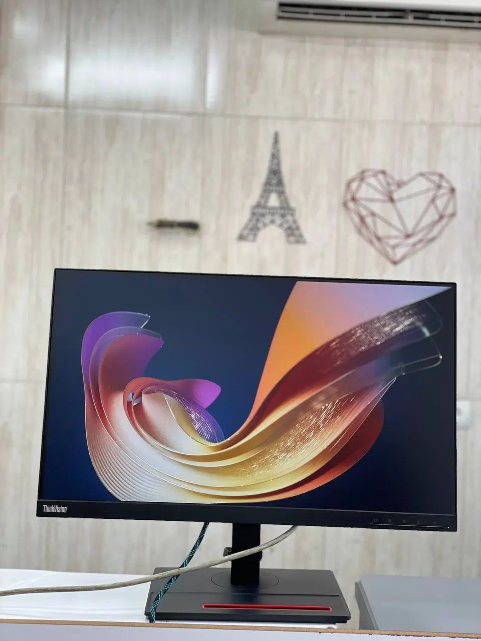 مانیتور ۲۴ اینچ LENOVO فریم لس بسیار شیک و خاص|قطعات و لوازم جانبی رایانه|اندیشه, اندیشه فاز ۱|دیوار