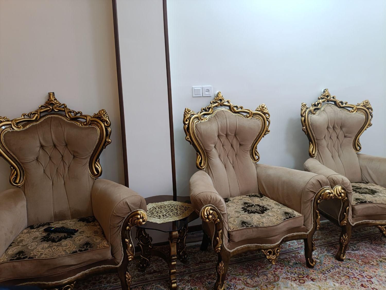 مبل سلطنتی|مبلمان خانگی و میز عسلی|فولادشهر, A2|دیوار
