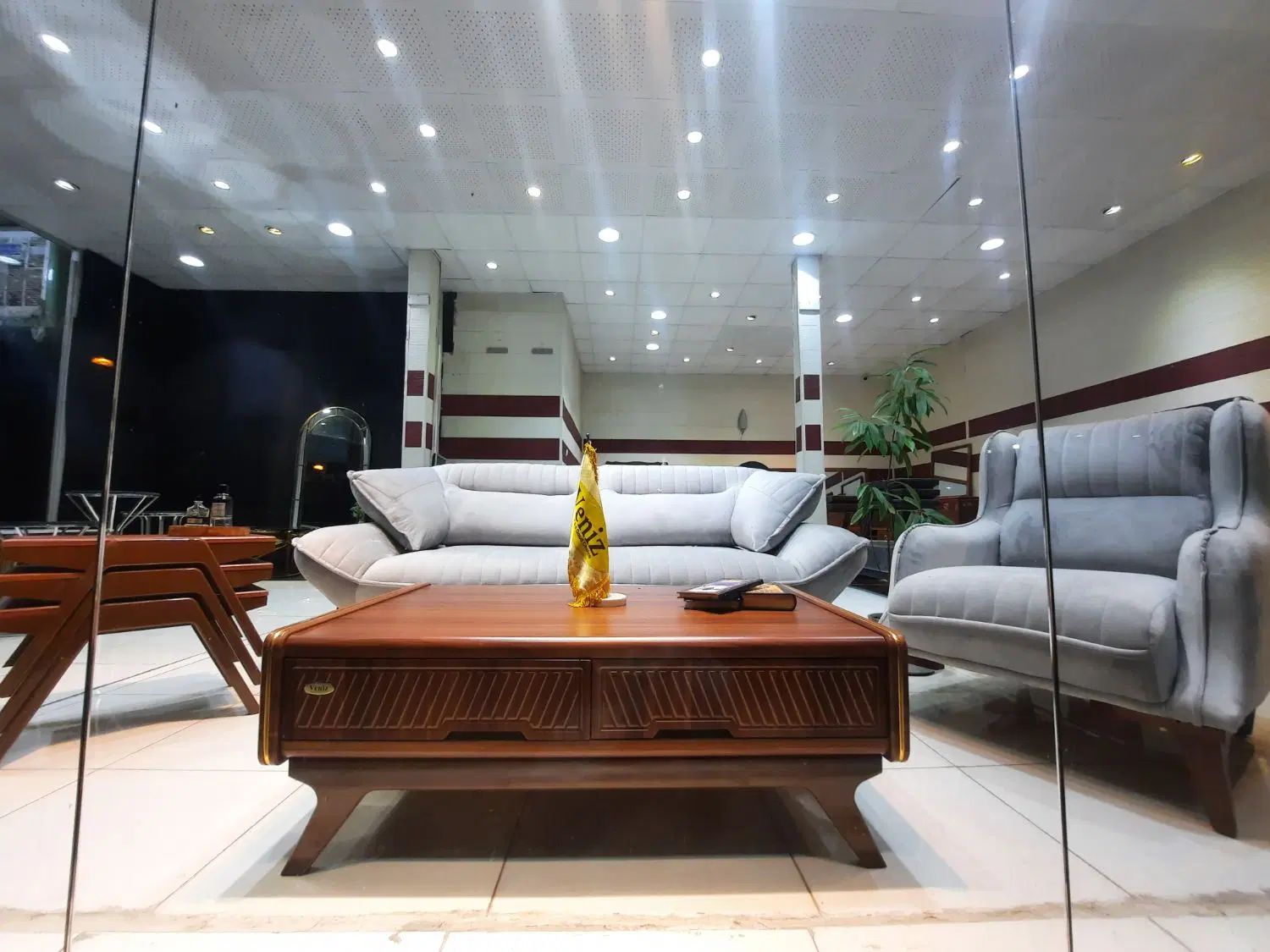 جلو مبلیتو اقساطی بخر...|مبلمان خانگی و میز عسلی|قم, شاه ابراهیم|دیوار