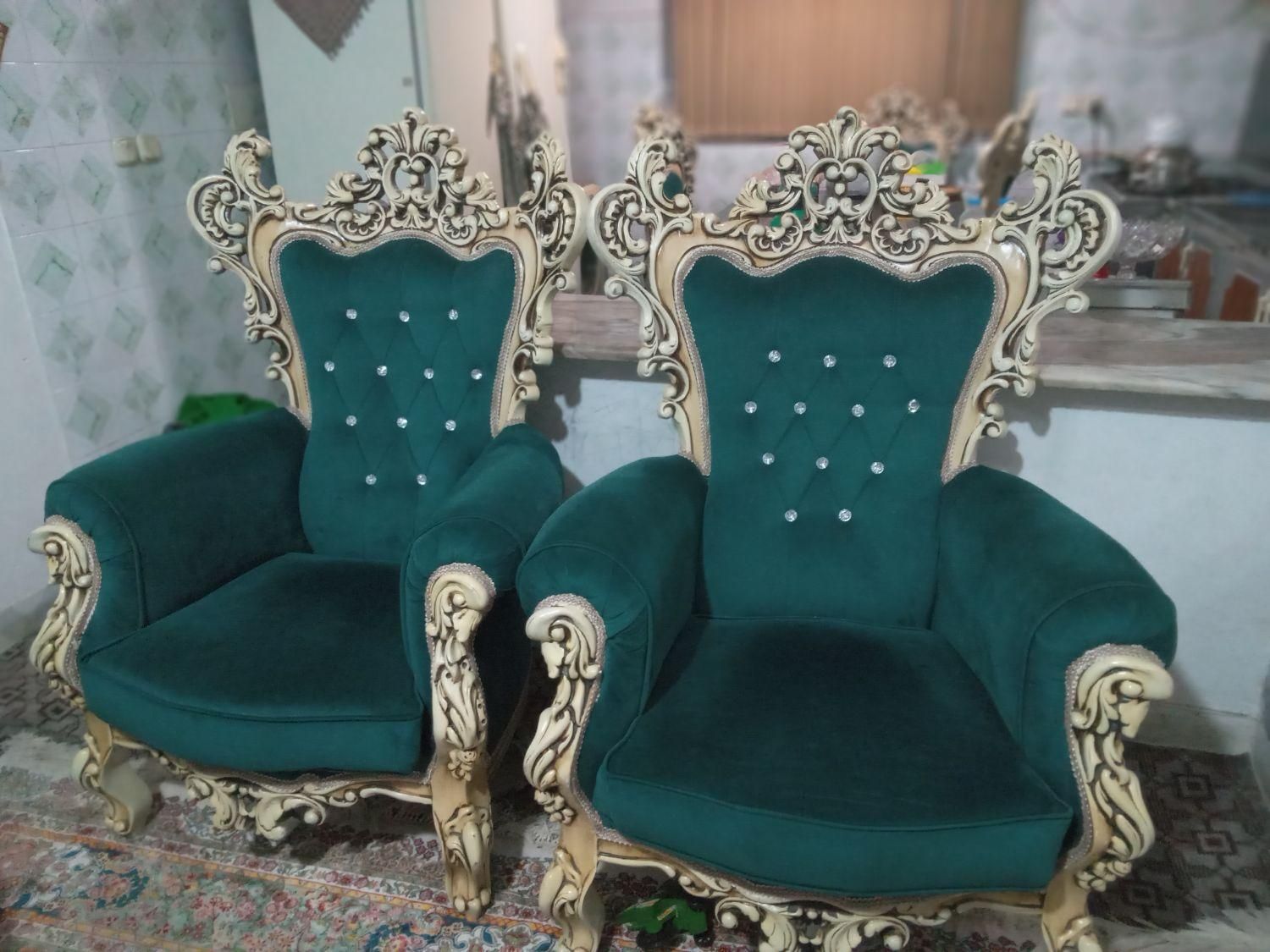 مبل سلطنتی ۹ نفره|مبلمان خانگی و میز عسلی|لاهیجان, کوی آزادگان|دیوار