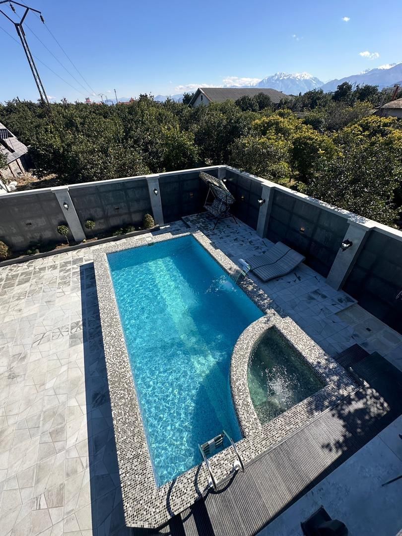 کلبه سوئیسی نوساز و خاص|اجارهٔ کوتاه‌مدت ویلا و باغ|رامسر, |دیوار