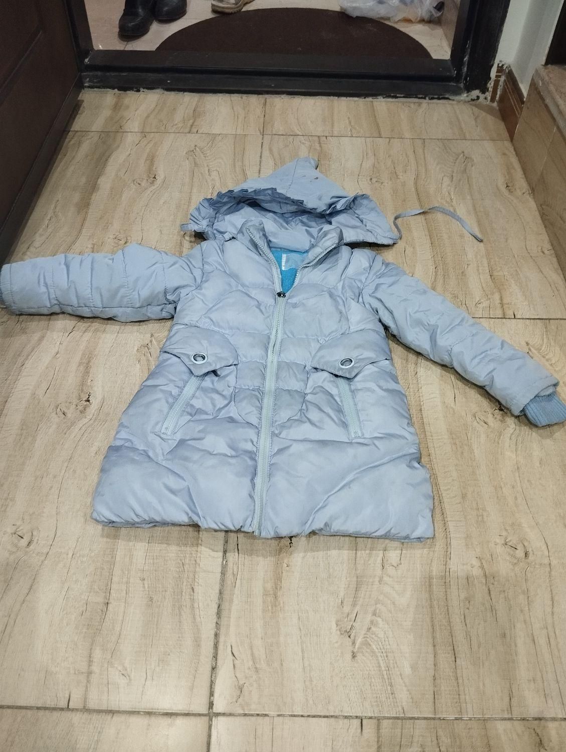 کاپشن دخترانه|کفش و لباس بچه|هشتگرد, شهرک بعثت|دیوار