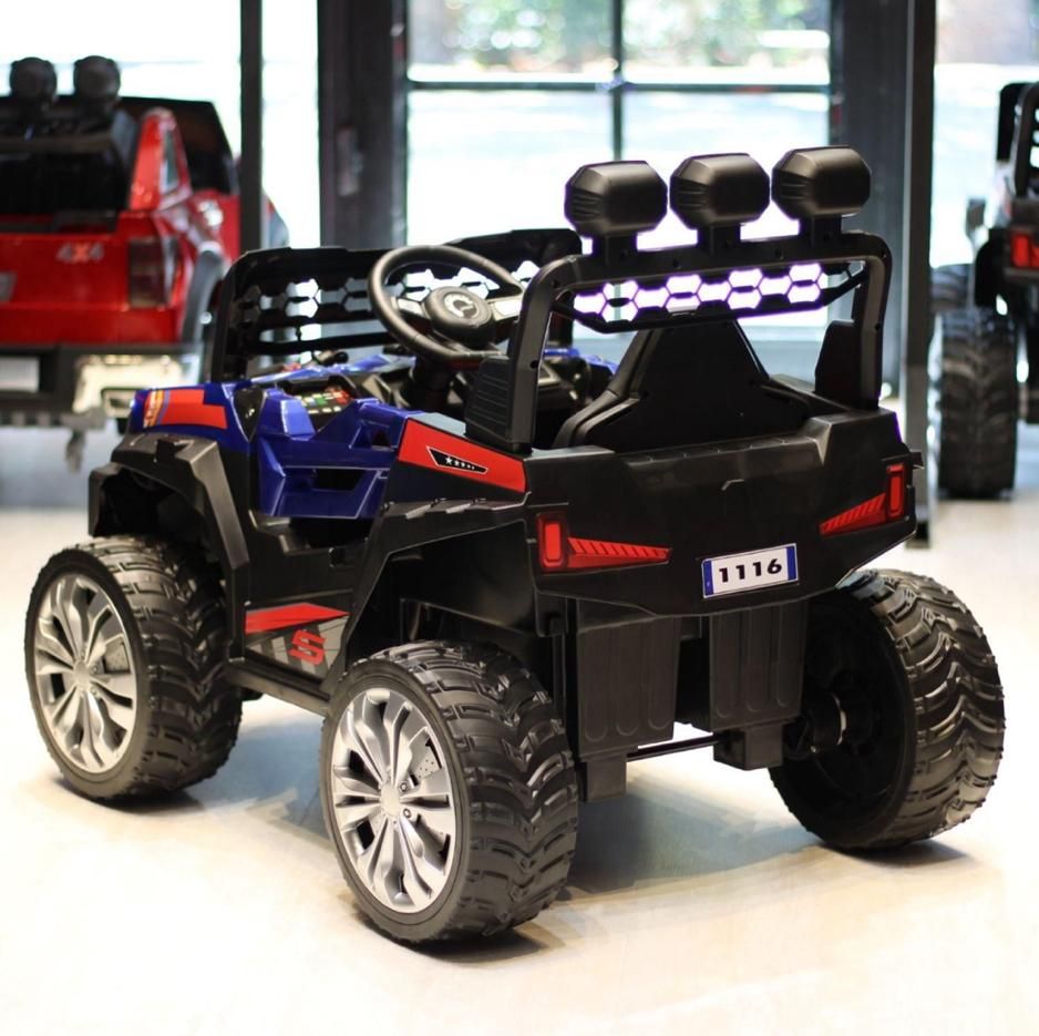 ماشین شارژی چهارموتور لاستیک اسفنج ( موتور شارژی )|اسباب‌بازی بچه|مشهد, آبکوه|دیوار